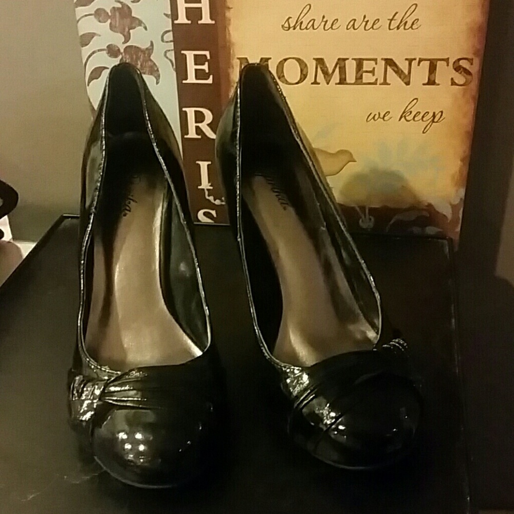 Paprika black Heels size 9
